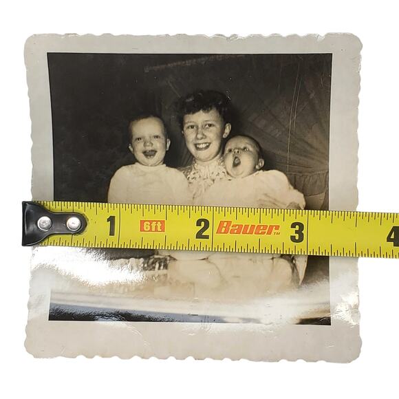 Vtg Aunt Holding Babies Original Square Monochrome Photography Found Snapshot - Picture 4 of 4